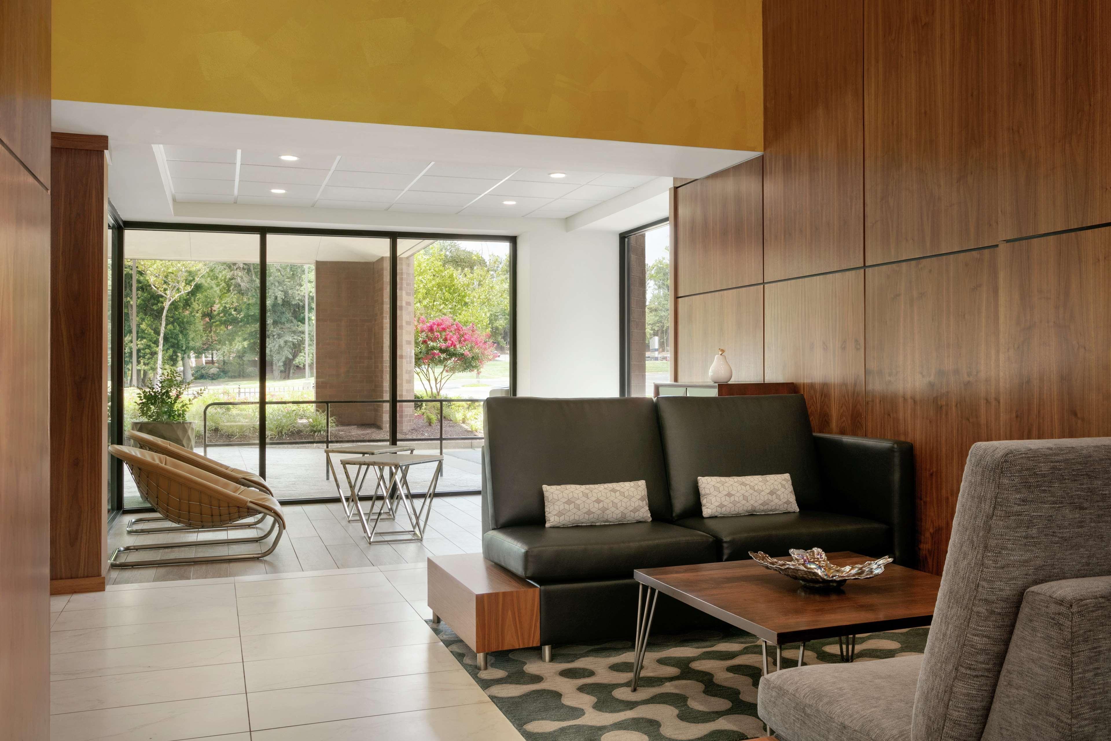 Embassy Suites By Hilton Richmond Dumbarton Extérieur photo