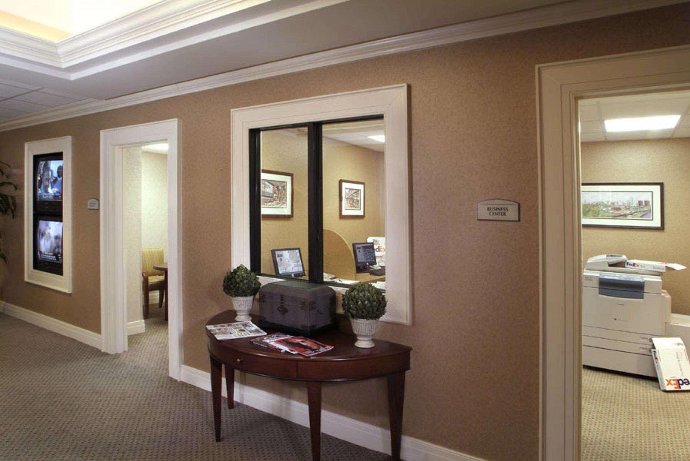 Embassy Suites By Hilton Richmond Dumbarton Extérieur photo