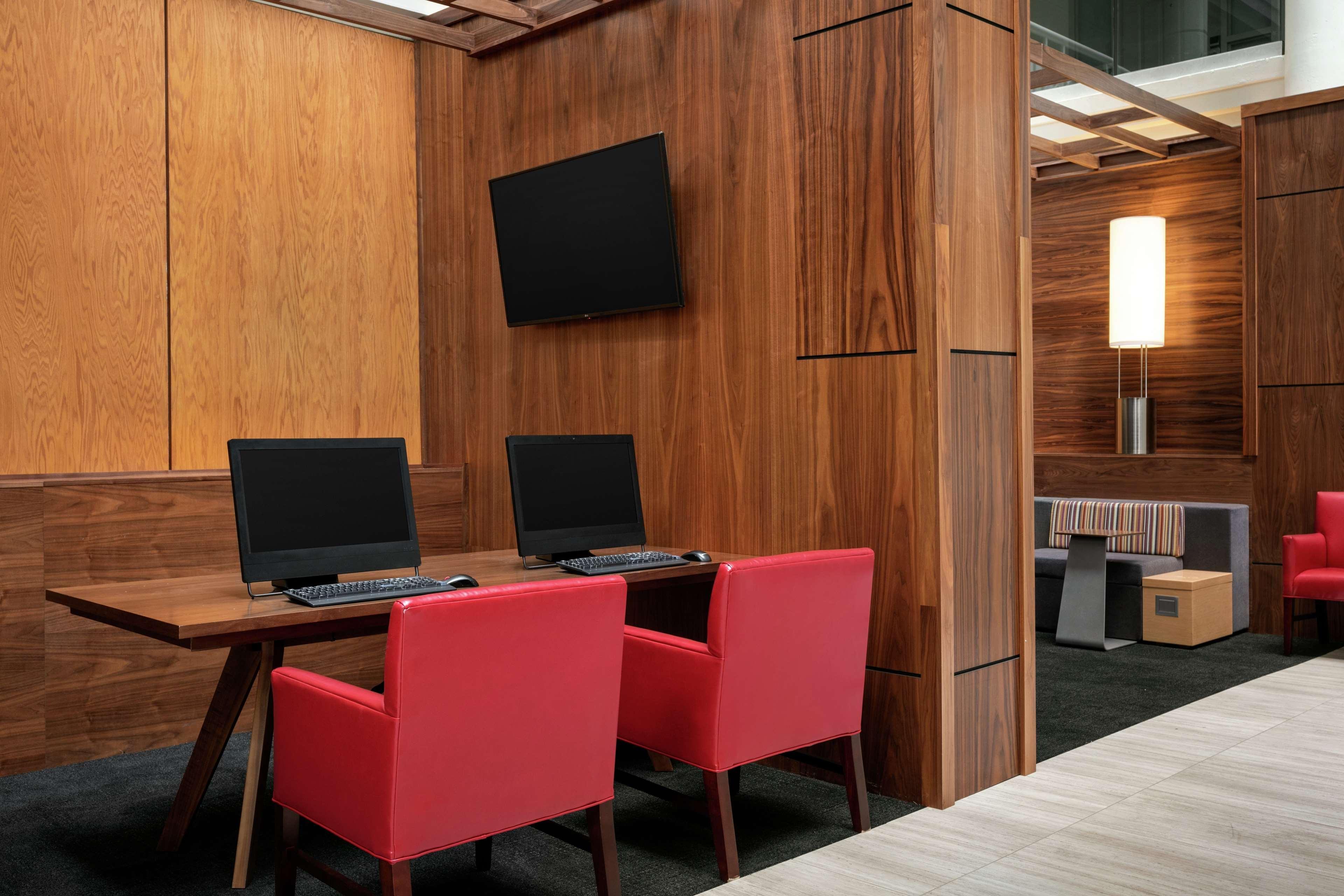 Embassy Suites By Hilton Richmond Dumbarton Extérieur photo