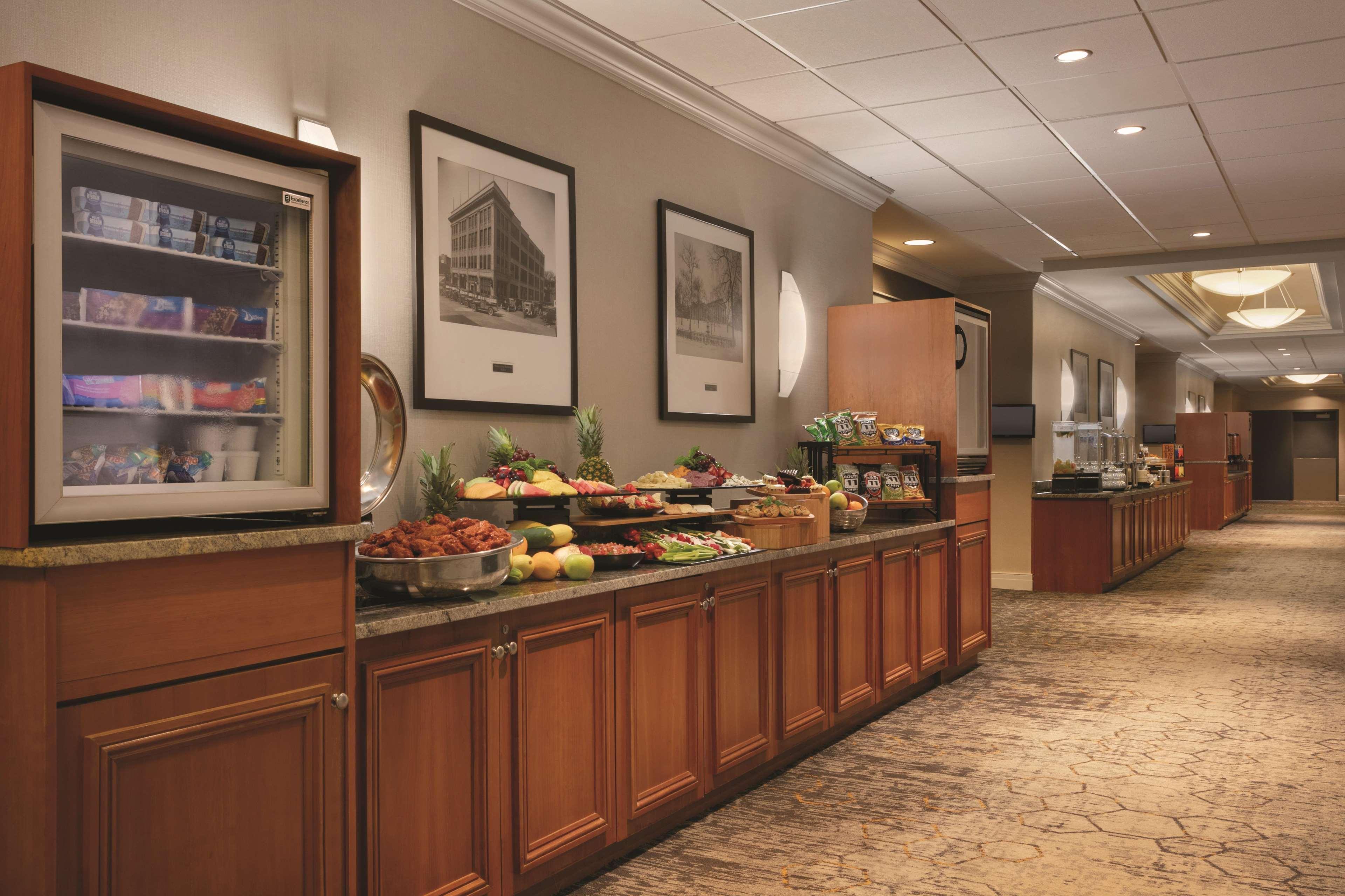 Embassy Suites By Hilton Richmond Dumbarton Extérieur photo