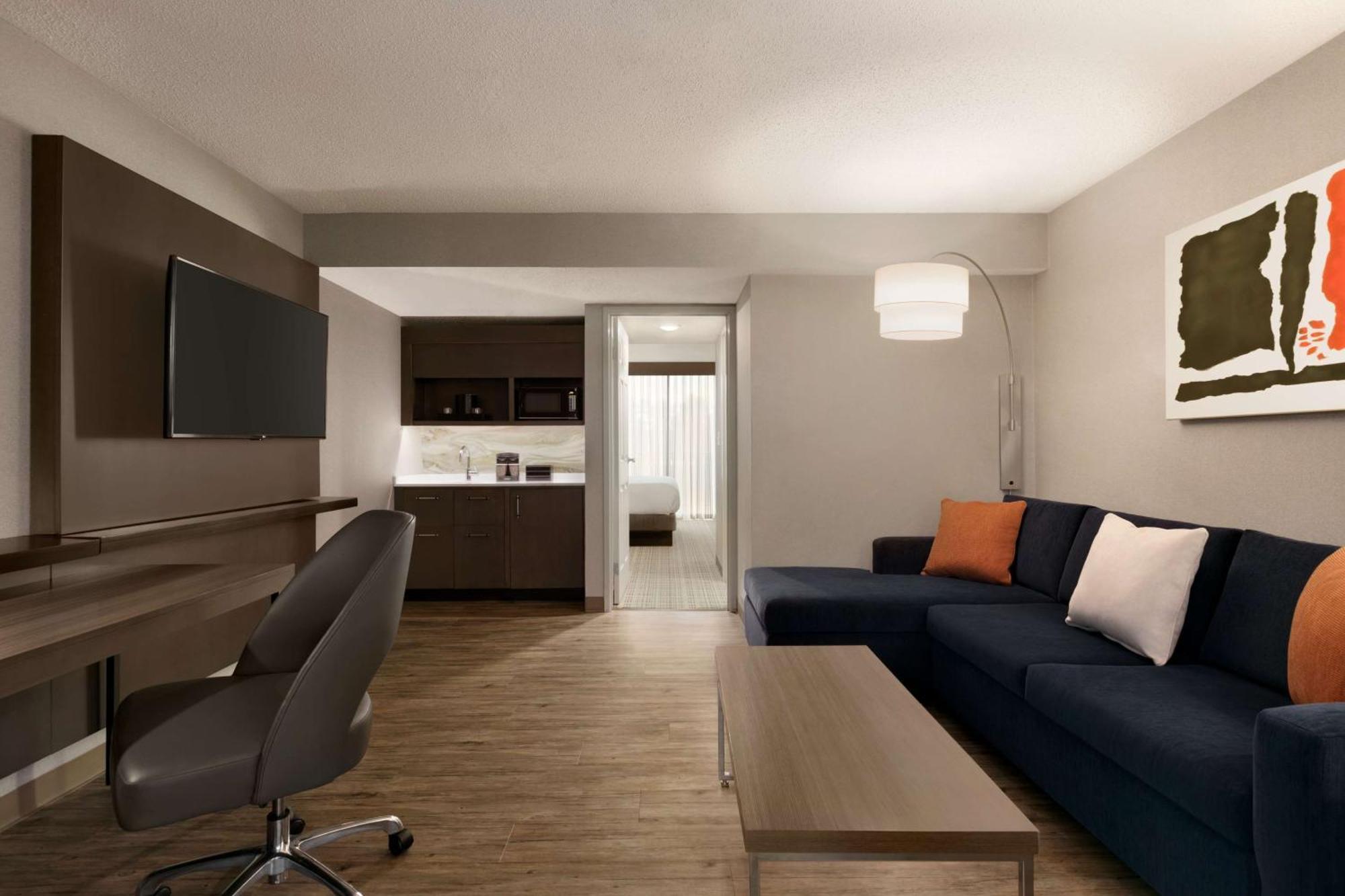 Embassy Suites By Hilton Richmond Dumbarton Extérieur photo