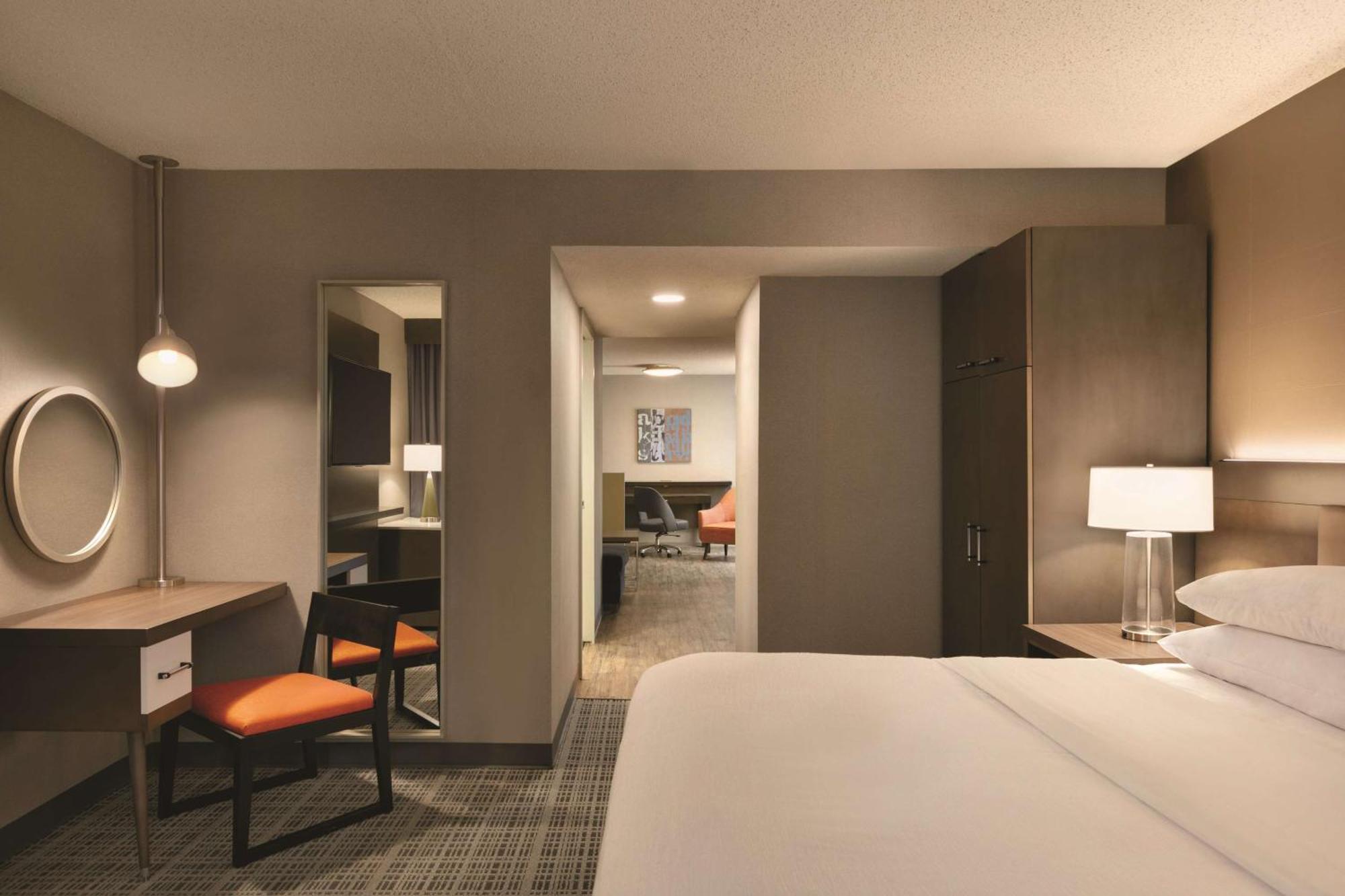 Embassy Suites By Hilton Richmond Dumbarton Extérieur photo