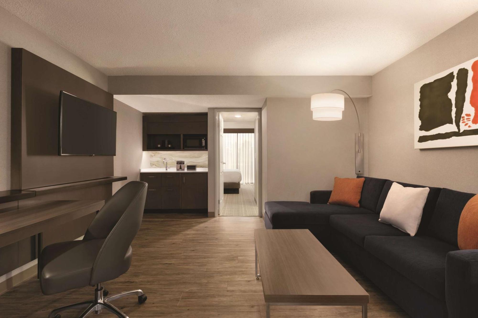 Embassy Suites By Hilton Richmond Dumbarton Extérieur photo