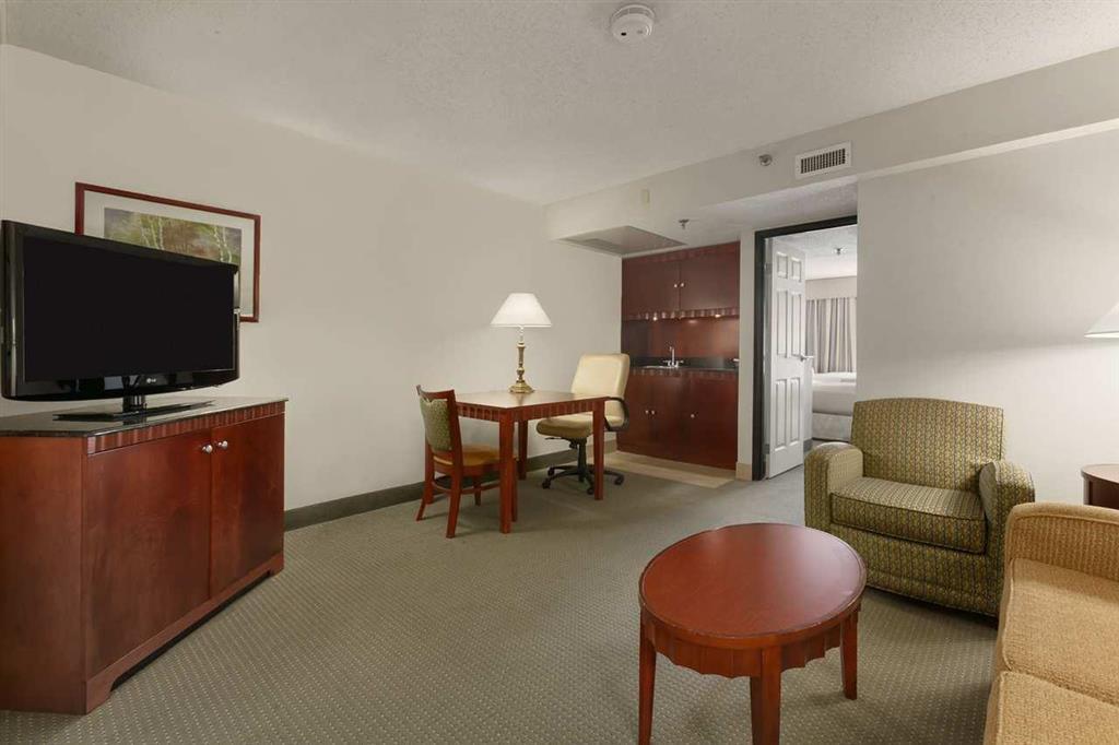 Embassy Suites By Hilton Richmond Dumbarton Chambre photo