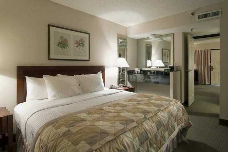Embassy Suites By Hilton Richmond Dumbarton Chambre photo