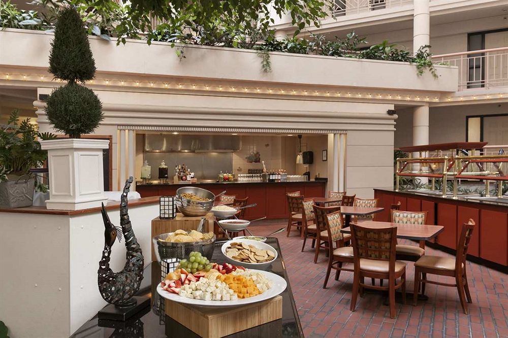 Embassy Suites By Hilton Richmond Dumbarton Extérieur photo