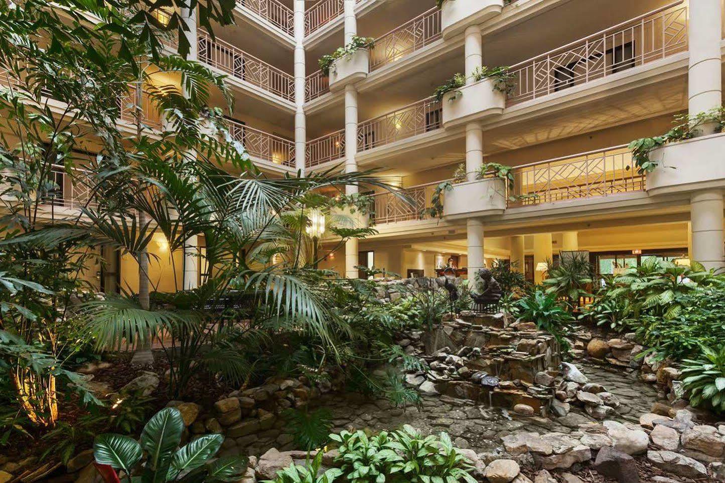 Embassy Suites By Hilton Richmond Dumbarton Extérieur photo